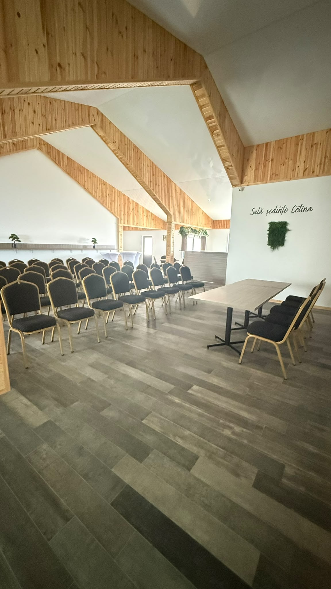 Sitzung im Theaterstil