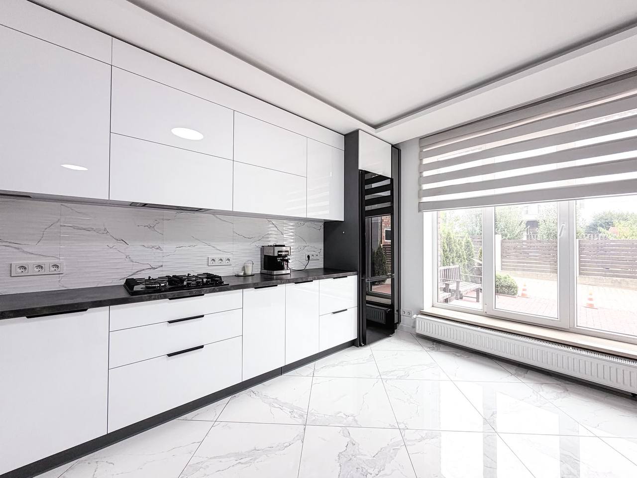townhouse chirie in Cernauti.Parcare