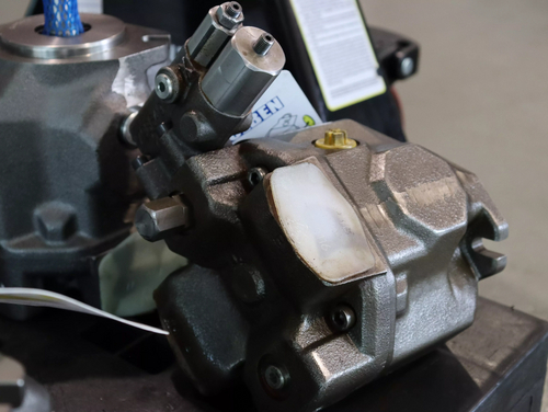 Pompa Rexroth A10VSO18DFR/31R-PPA12N00 per sollevatore telescopico Merlo